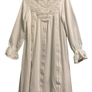 Vintage White Nightgown, long Sleeves ruffled lace cuff.